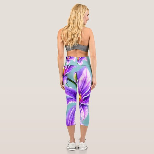 Lila Lilly des Valley Pattern Capri Leggings (Rückseite)
