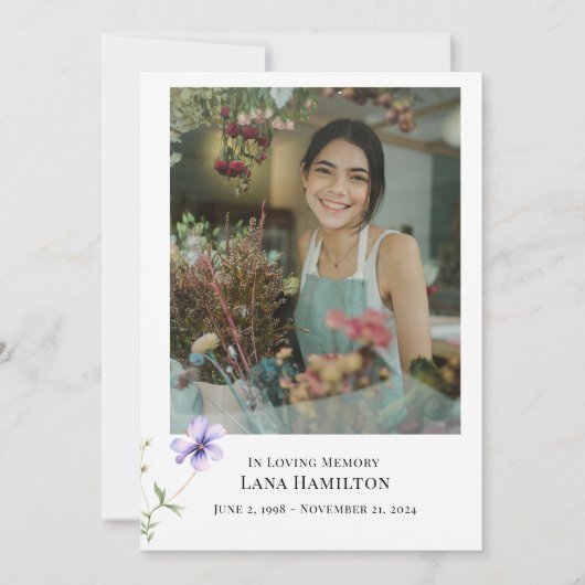 Lila Lilly Simple Foto Beerdigung Programm (Vorderseite)