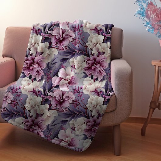 LILA LILY FLORAL FLEECEDECKE