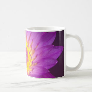 Lila Lotos-Blume Kaffeetasse