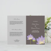 Lila Lotus Blume Modernes Hochzeitsprogramm (Stehend Vorderseite)