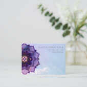 Lila Lotus Mandala Moderner Yoga-Lehrer Visitenkarte (Stehend Vorderseite)