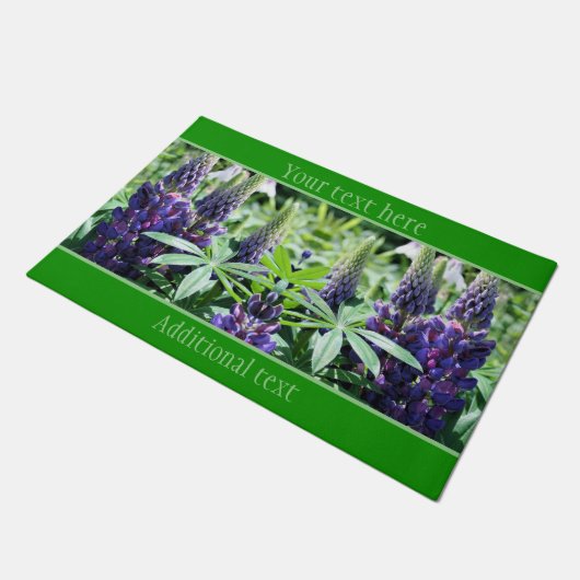 Lila Lupine-Blume Personalisiert Fußmatte (Schrägansicht)