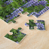 Lila Lupine-Blume und Grüne Berge Puzzle (Seite)