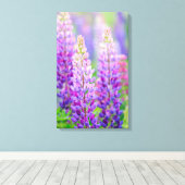 Lila Lupine eingewickelte Leinwand (Insitu (Holzboden))