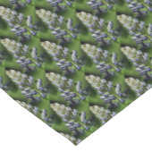 Lila Lupine Floral Muster Kurzer Tischläufer (Ecke)