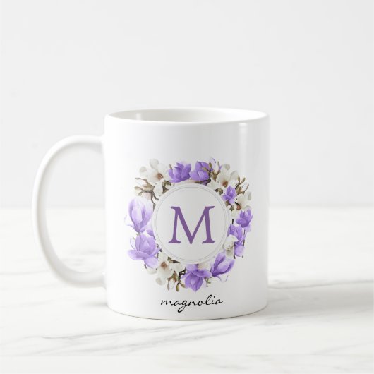 Lila Magnolia-Wreath-Monogramm Kaffeetasse (Links)