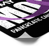 Lila Mama Ribbon Fighter Bauchspeicheldrüsenkrebs Poster (Ecke)