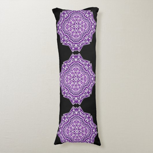 lila Mandala-Kissen Seitenschläferkissen (Vorderseite Vertikal)