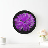 Lila Marigold Wall Clock Große Wanduhr (Zuhause)