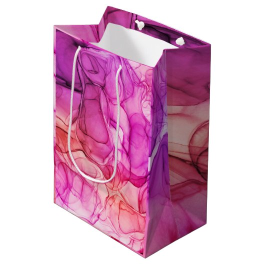 Lila Marmorträume Mittlere Geschenktüte (Vorderseite Schrägansicht)