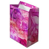 Lila Marmorträume Mittlere Geschenktüte (Rückseite Schrägansicht)