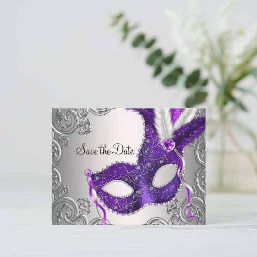 Lila Masquerade Save the Date Ankündigungspostkarte (Stehend Vorderseite)