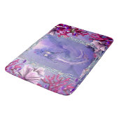 Lila Meerjungfrau Badematte (Schrägansicht)
