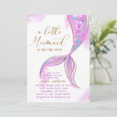 Lila Meerjungfrau unter der Meerwasserdusche Einladung (Stehend Vorderseite)