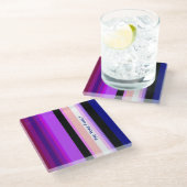 Lila mehrfarbige vertikale Streifen Glasuntersetzer (Schrägansicht)