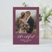 Lila Minimalistisch-dankbare Script-Hochzeit Dankeskarte (Stehend Vorderseite)