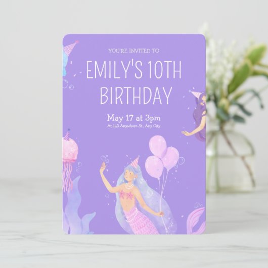 Lila Minimalistische Mermaid zum Geburtstag Einladung (Stehend Vorderseite)