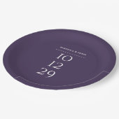 Lila Minimalistisches Sonderdatum Hochzeit Pappteller (Schrägansicht)