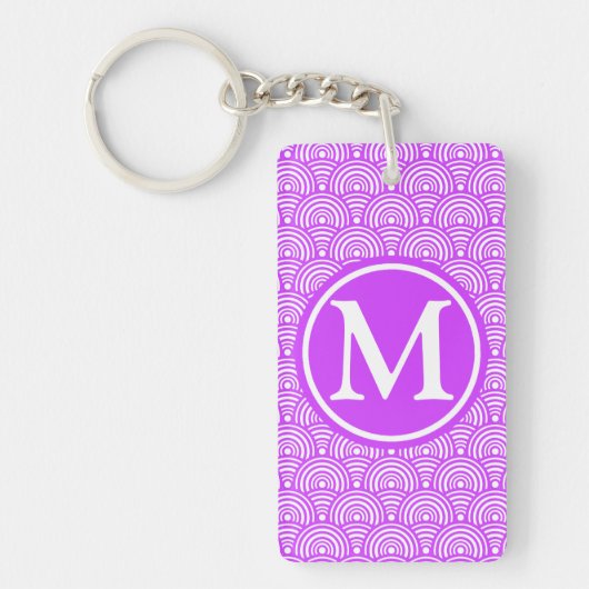 Lila Mit Monogramm Fischskala Schlüsselanhänger (Vorderseite)