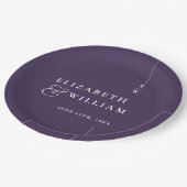 Lila moderne Minimalistische Monogramm-Hochzeit Pappteller (Schrägansicht)