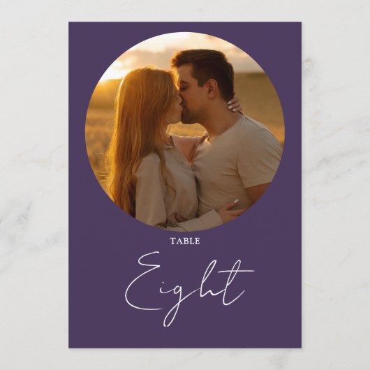 Lila Moderne Minimalistische Script-Tischnummer Einladung (Rückseite)