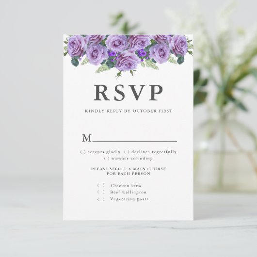 Lila moderne Typografie Elegante Blumenhochzeit RSVP Karte (Stehend Vorderseite)