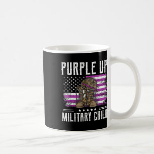 Lila Monat der militärischen Kinder Stiefel U Kaffeetasse