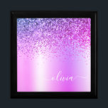 Lila Monogram Glitzer Sparkle Girly Script Erinnerungskiste<br><div class="desc">Lila Imitate Foil Metallic Sparkle Glitzer gebürstete Metal Monogram Name Juwelry Keepake Box. Dies macht den perfekten Abschluss,  Geburtstag,  Hochzeit,  Brautparty,  Jubiläum,  Babydusche oder Junggeselinnen-Abschied Geschenk für jemanden,  die Lieben glamourösen Luxus und schicke Stile.</div>