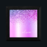 Lila Monogram Glitzer Sparkle Girly Script Erinnerungskiste<br><div class="desc">Lila Imitate Foil Metallic Sparkle Glitzer gebürstete Metal Monogram Name Juwelry Keepake Box. Dies macht den perfekten Abschluss,  Geburtstag,  Hochzeit,  Brautparty,  Jubiläum,  Babydusche oder Junggeselinnen-Abschied Geschenk für jemanden,  die Lieben glamourösen Luxus und schicke Stile.</div>