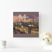 Lila Monogram Paris Eiffel Tower Foto Quadratische Wanduhr (Zuhause)