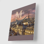 Lila Monogram Paris Eiffel Tower Foto Quadratische Wanduhr (Winkel)