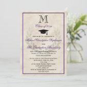 Lila Monogramm Wreath Classic Uni-Abschluss Einladung (Stehend Vorderseite)