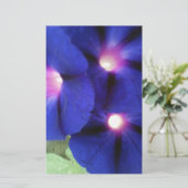 Lila Morning Glory Blume Stationery Briefpapier (Stehend Vorderseite)