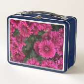 Lila Mums Metal Lunchbox (Vorderseite)