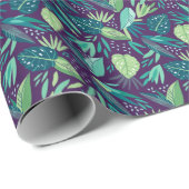 Lila Muster tropischer grüner Blätter Geschenkpapier (Rolleneckpunkt)