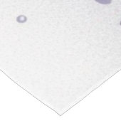 Lila Mystical Wisteria Drift Tischdecke (Schrägansicht)