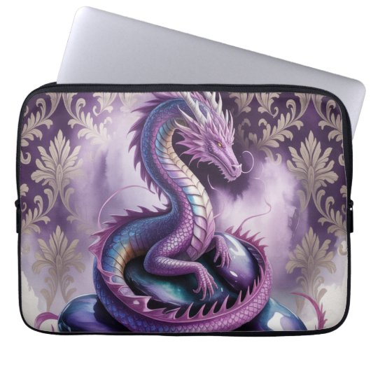 Lila Mystischer Drache Gothic Laptopschutzhülle (Vorderseite)