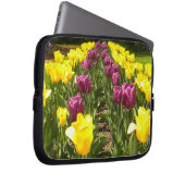 Lila N-Gelbtulpen Laptopschutzhülle (Vorne Rechts)