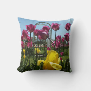 Lila N Yellow Garden Tulips Throw Kissen