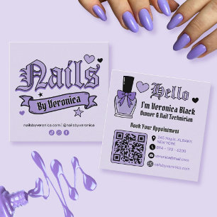 Lila Nagel-Tech-Gothic-Lettering-QR-Code-Quadrat Quadratische Visitenkarte