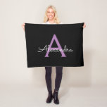 Lila Name der Girl-Monogram-Datei Fleecedecke<br><div class="desc">Schwarze und Lila Monogramm Name Fleece Blanket. Das macht den perfekten 16 Geburtstag,  Hochzeit,  Brautparty,  Jubiläum,  Babydusche oder Junggeselinnen-Abschied Geschenk für jemanden,  der Lieben glamourösen Luxus und schicke Stile.</div>