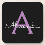Lila Name der Girl-Monogram-Datei Getränkeuntersetzer<br><div class="desc">Schwarze und Lila einfache Script Monogram Name Paper Untersetzer. Dies macht den perfekten Abschluss,  Geburtstag,  Hochzeit,  Brautparty,  Jubiläum,  Babydusche oder Junggeselinnen-Abschied Geschenk für jemanden,  die Lieben glamourösen Luxus und schicke Stile.</div>