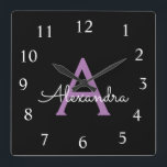Lila Name der Girl-Monogram-Datei Quadratische Wanduhr<br><div class="desc">Lila und schwarze Script Monogram Name Clock. Das macht den perfekten 16 Geburtstag,  Hochzeit,  Brautparty,  Jubiläum,  Babydusche oder Junggeselinnen-Abschied Geschenk für jemanden,  der Lieben glamourösen Luxus und schicke Stile.</div>
