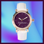 Lila Name Klasse Glam Rose Gold White Band Handgel Armbanduhr<br><div class="desc">Diese elegante verglaste Rose goldene Frauen Armbanduhr ist mit einem lila Auberginen-Hintergrund, weißem Band und personalisiert mit Ihrem Namen dekoriert. Sie können den Namen leicht ändern und die Leerzeilen löschen, wenn Sie es wünschen. Was für ein wunderbares Geschenk für eine Brautjungfrau, Trauzeugin, Abschluss, Muttertag, Geburtstag oder jeden anderen besondere Anlass....</div>