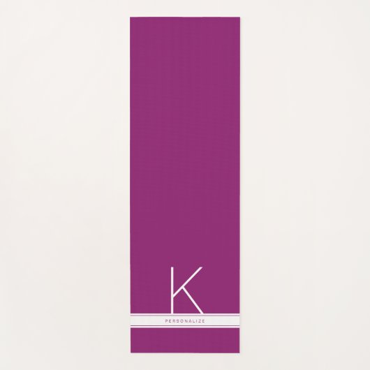 Lila Name Plum Red Modern Simple Monogram Name Yogamatte (Vorderseite)
