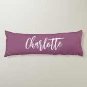 Lila Namensschild Seitenschläferkissen (Vorderseite)