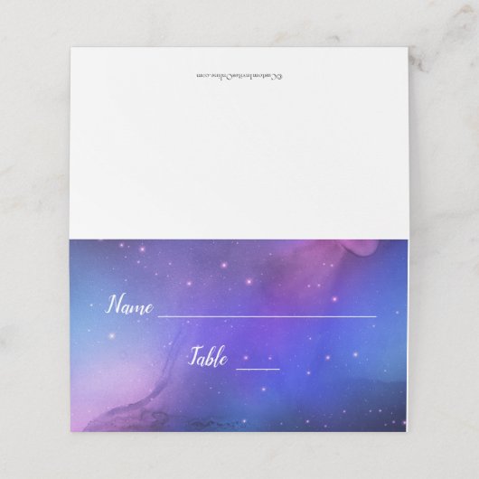 Lila Nebula Celestial Art Wedding Table Place Platzkarte (Außenseite Aufgefaltet)