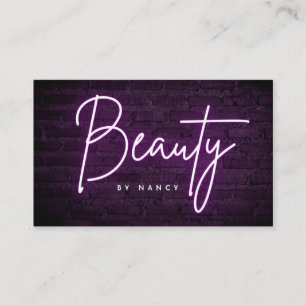 Lila Neon Beauty an der Ziegelmauer Visitenkarte