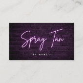 Lila Neon Spray Tan an der Ziegelwand Visitenkarte (Vorderseite)
